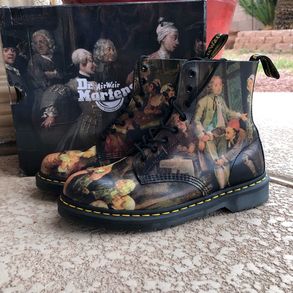 Unisex Dr. Martens Pascal Boot Hogarth Painted 10